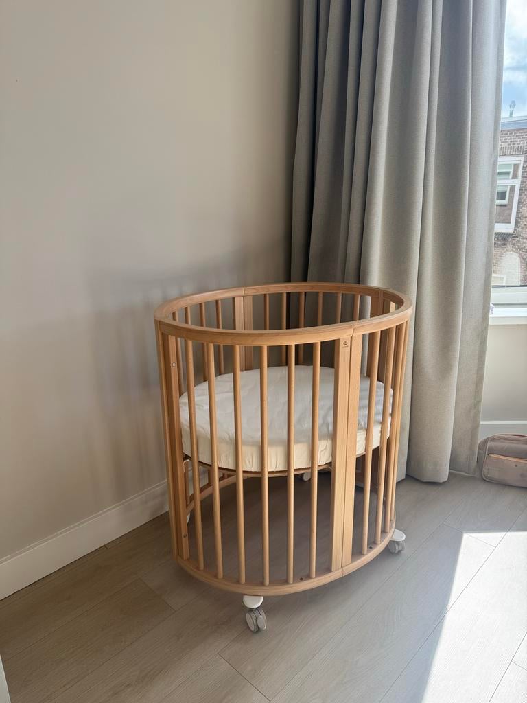 Stokke Sleepi bed met uitbreidingsset - Nieuwstaat, Kinderen en Baby's, Babywiegjes en Ledikanten, Ophalen, Nieuw, Ledikant