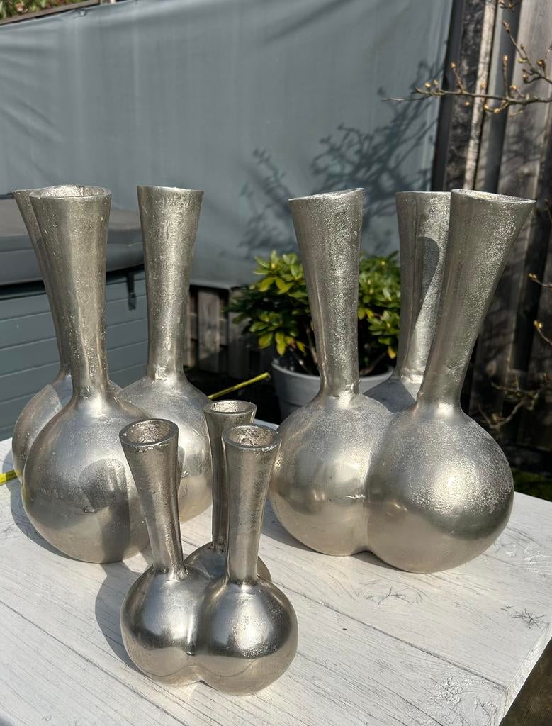 3 Moderne Aluminium Tulpenvazen - Colmore by Diga, Huis en Inrichting, Woonaccessoires | Vazen, Ophalen, Overige materialen, Overige kleuren