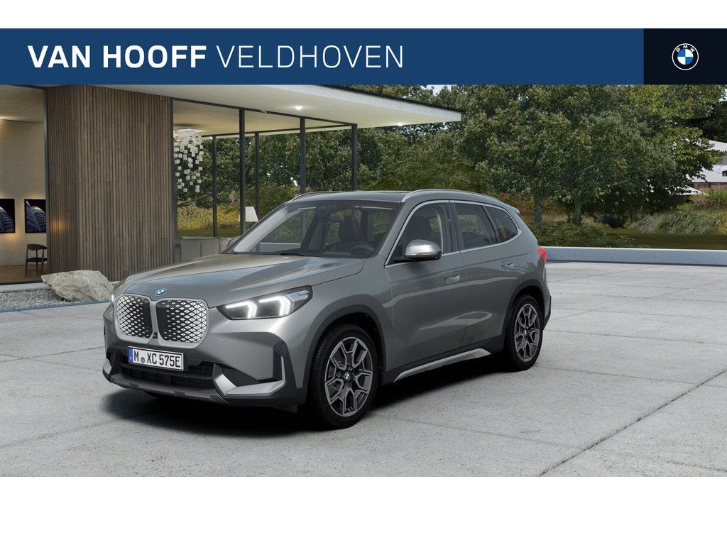 BMW iX1 eDrive20 xLine / Panoramadak / Comfort Access / Adap, Auto's, BMW, Zwart, Leder, Nieuw, Stoelverwarming