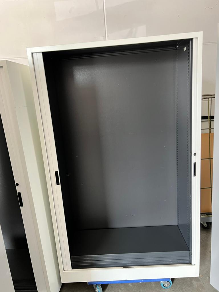 2 witte roldeurkasten, Ophalen, 100 tot 150 cm, Zo goed als nieuw, 150 tot 200 cm
