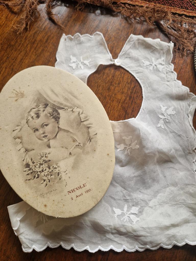 Baby  doopdoosje en slabbetje uit 1935, Ophalen of Verzenden