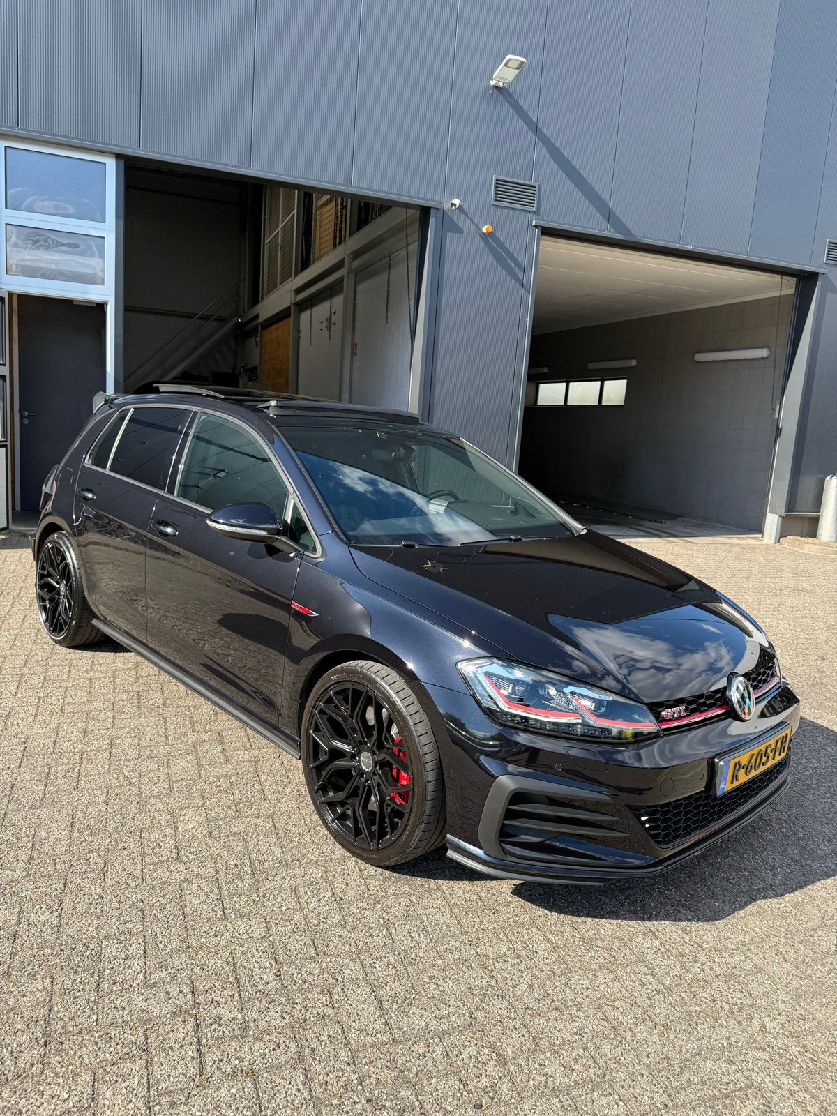 Volkswagen Golf 2.0 TSI 245pk 7-DSG 2020 Zwart, 1345 kg, 4 cilinders, 1984 cc, Zwart