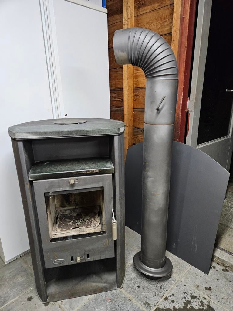 Gebruikte Houtkachel met 150mm aansluiting - Wapenveld, Ophalen, Gebruikt, Houtkachel, Vrijstaand