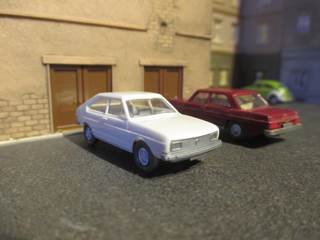 Volkswagen Passat B1 - Wiking perlweiss met plastic grille, Hobby en Vrije tijd, Ophalen of Verzenden, Zo goed als nieuw, Auto