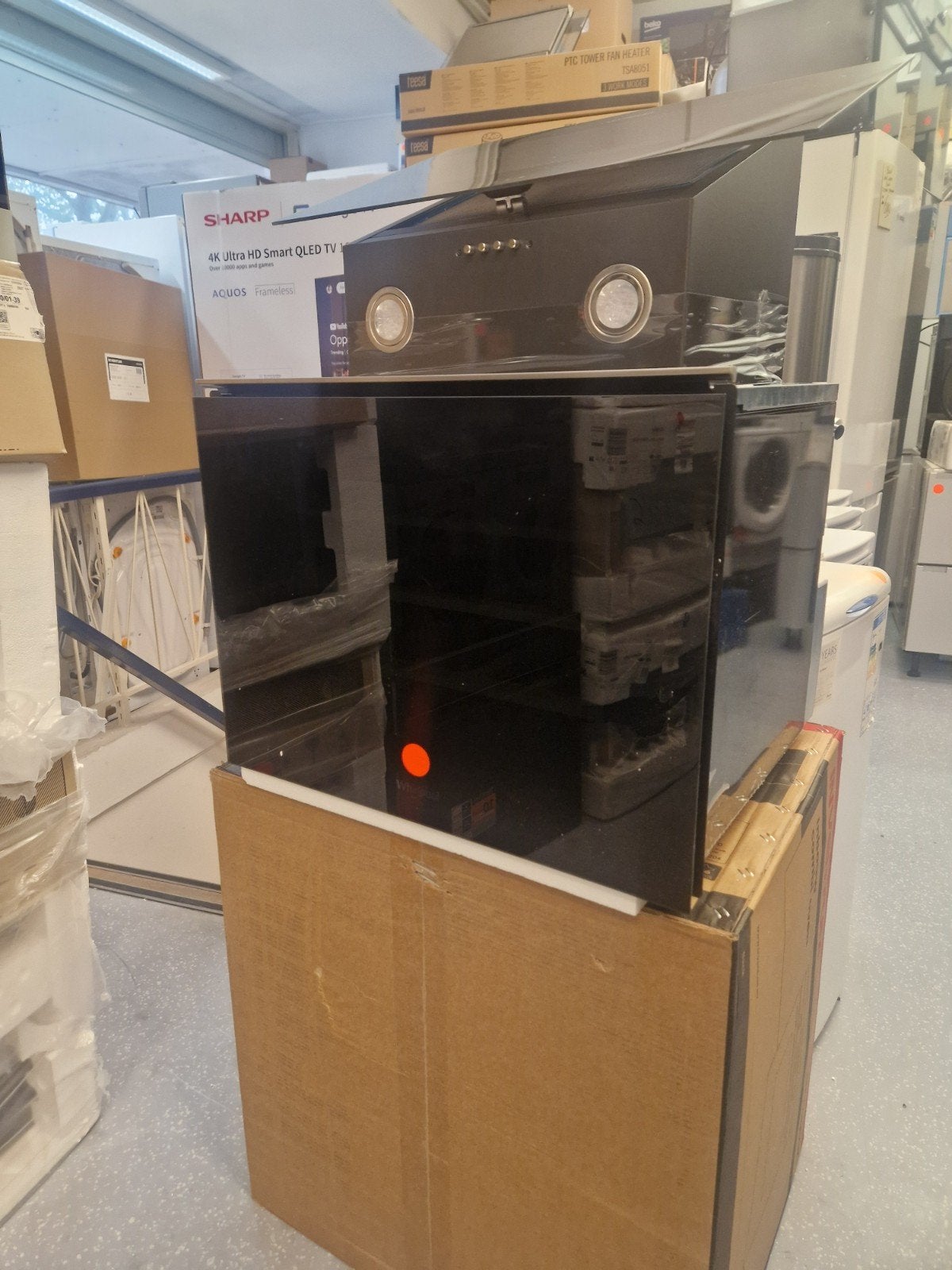Nieuwe Whirlpool Inbouw Wijnkoeler - Perfect voor uw keuken, Ophalen, Zonder vriesvak, Nieuw, 45 tot 60 cm