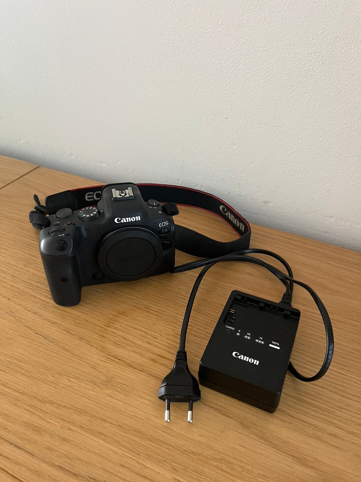 Canon R6, Audio, Tv en Foto, Fotocamera's Digitaal, Ophalen of Verzenden, Zo goed als nieuw, Canon, Geen optische zoom