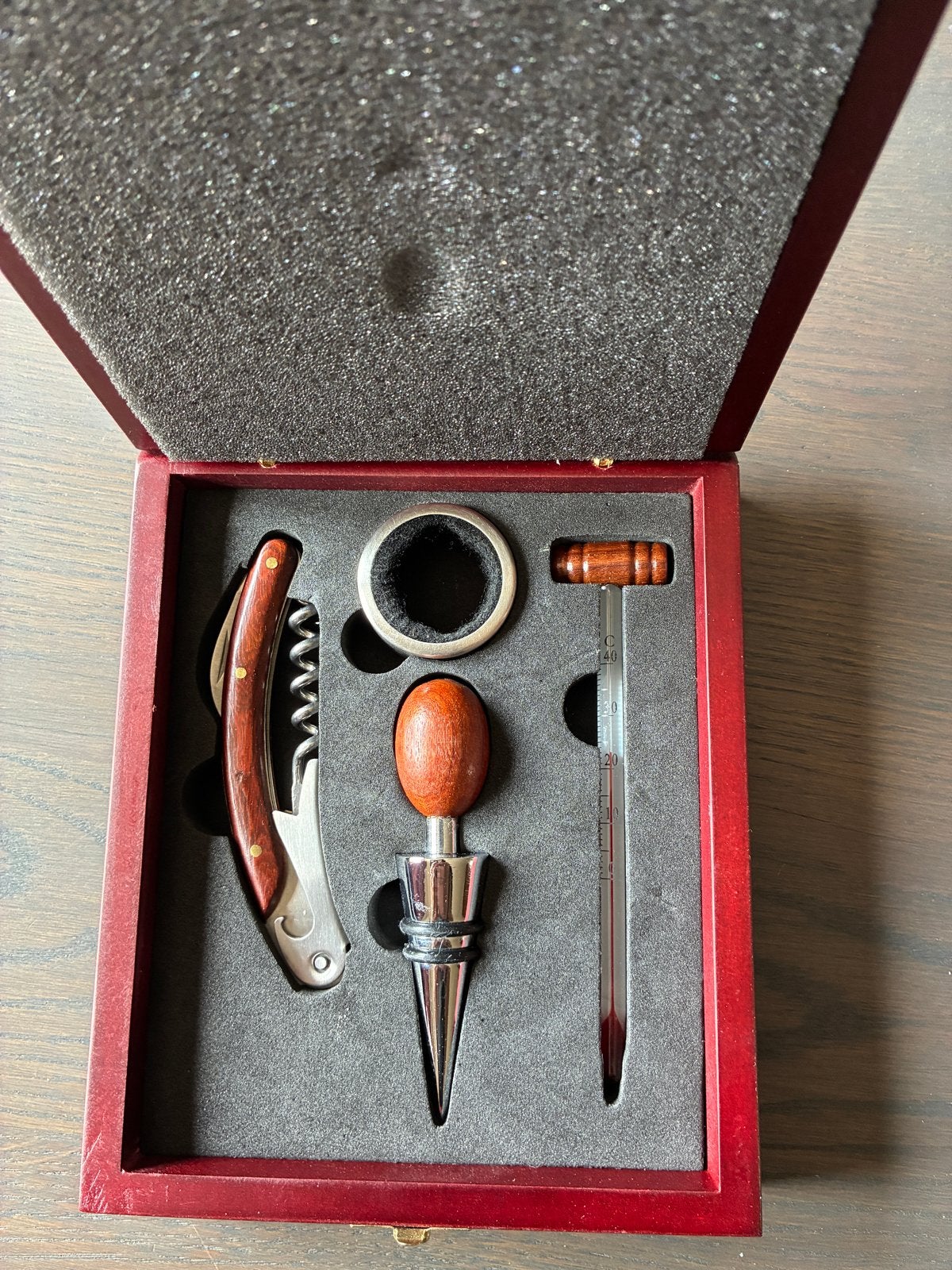 Wijnaccessoires set in houten kistje, Ophalen of Verzenden, Nieuw, Overige gebieden, Overige typen