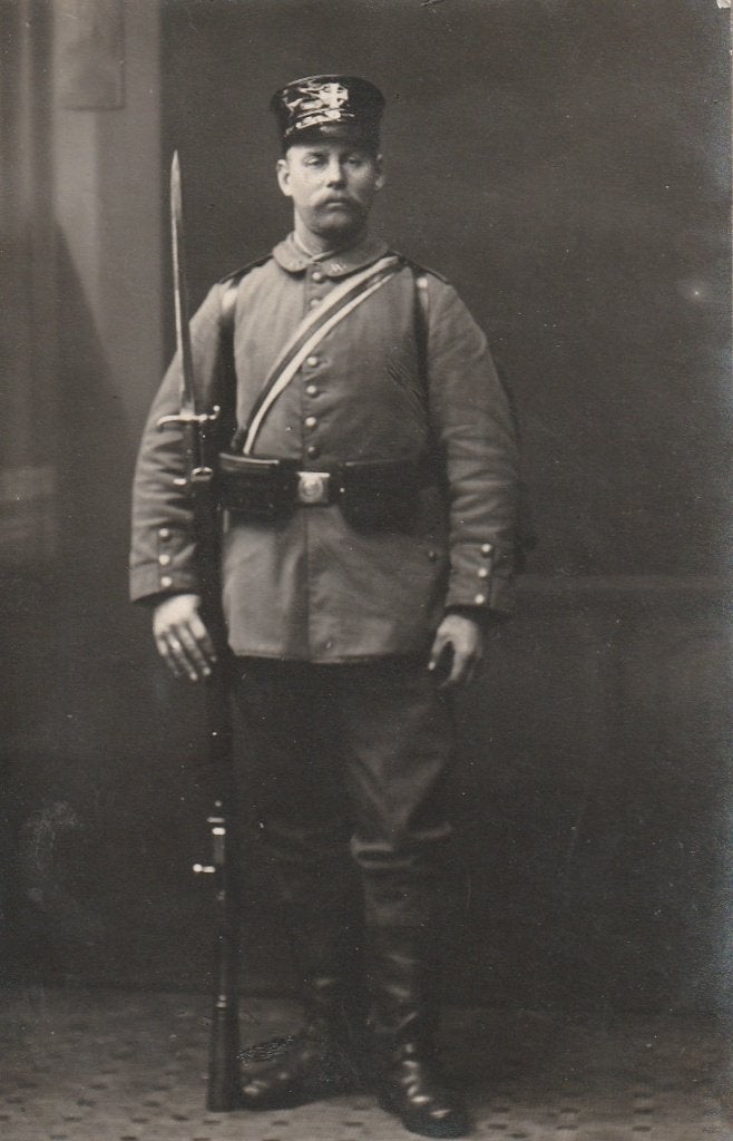 Fotokaart Duitse (?) militair. Met geweer. Ca. 1910, Verzenden, Voor 1920, Ongelopen, Overige thema's