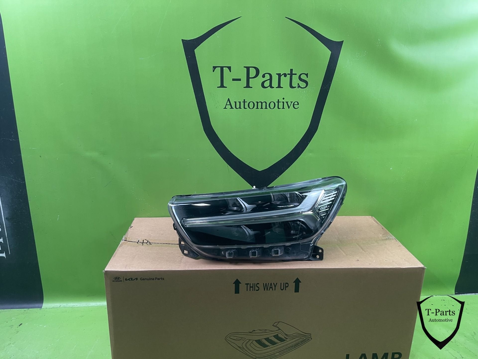 volvo xc40 koplamp links 31655988, Gebruikt, Gunnar Engellaus vag 8
405 31  Gothenburg, SE, Info@volvocars.com, Ophalen of Verzenden