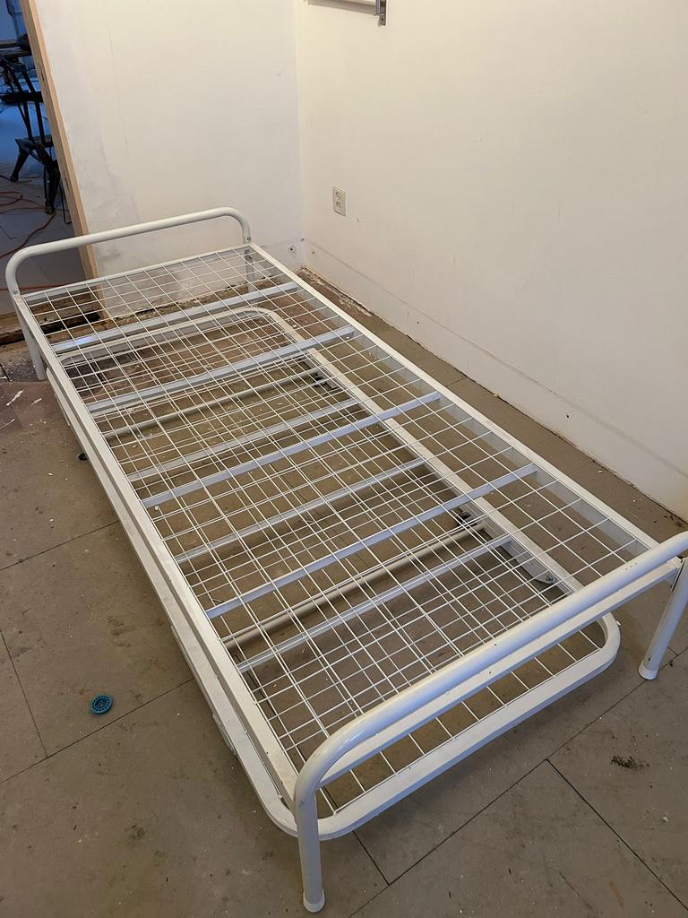 Bedbodems twee 80x200, Ophalen, Eenpersoons, Zwart, Zo goed als nieuw