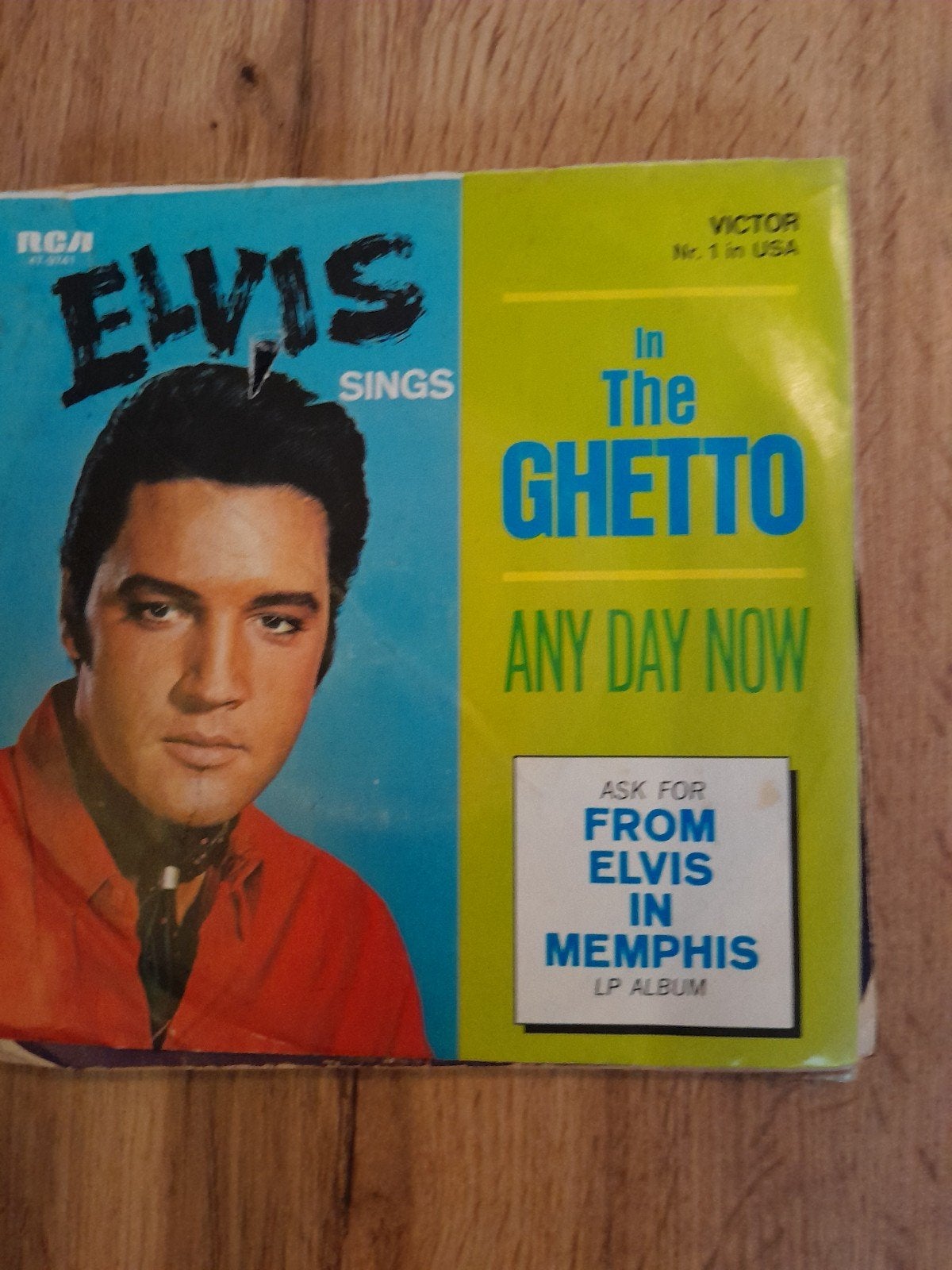elvis presley 7inch in the ghetto, Ophalen of Verzenden, Zo goed als nieuw, Pop