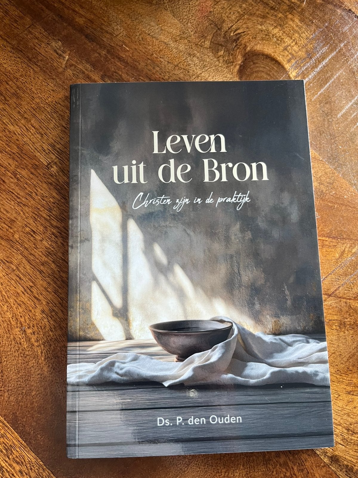 ds. P. den Ouden - Leven uit de Bron, Ophalen of Verzenden, Nieuw