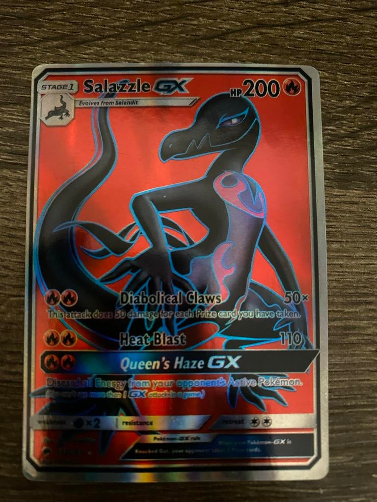Salazzle GX Pokémon Kaart - Zeldzaam en Foil, Ophalen, Zo goed als nieuw, Losse kaart, Foil