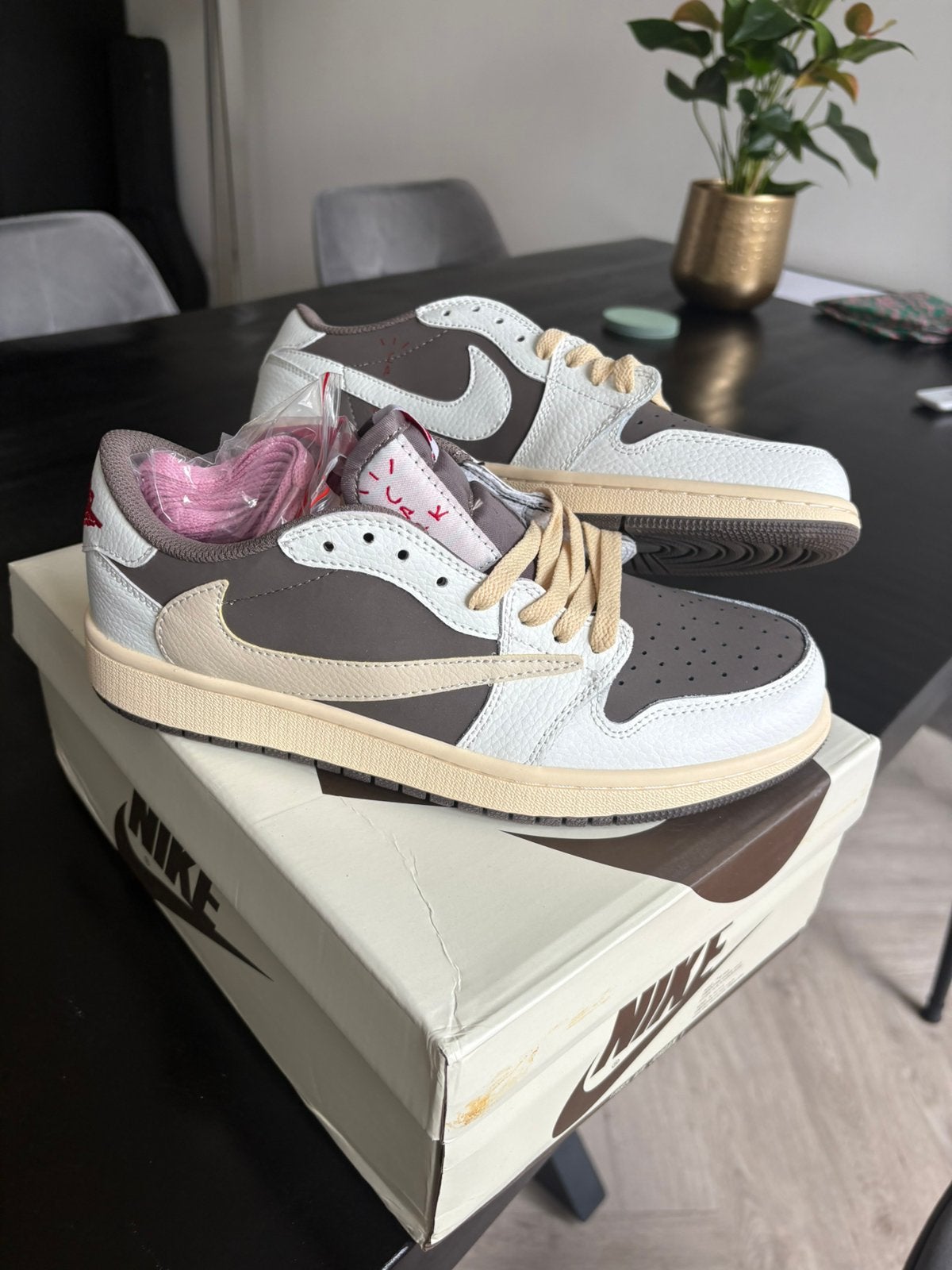 Nike Air Jordan 1 low Travis Scott nieuw 43, Verzenden, Wit, Nieuw, Sneakers of Gympen