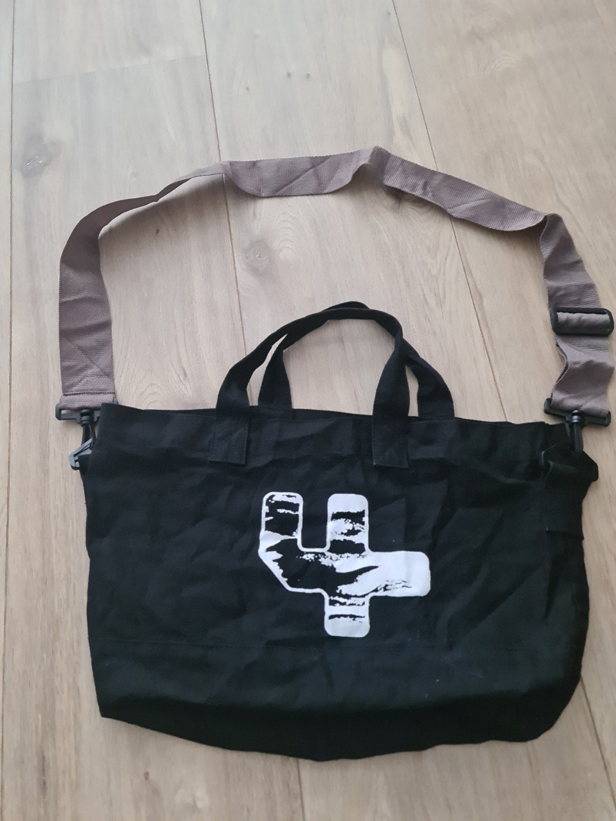 Zwarte tas met 'FOUR' opdruk en schouderband, Ophalen of Verzenden, Gebruikt, Zwart, Shopper