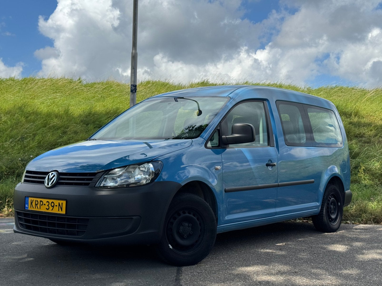 Volkswagen Caddy Maxi 1.2 BENZINE | NWE APK | Airco ijskoud, Auto's, Volkswagen, Stof, 4 cilinders, Blauw, Bedrijf