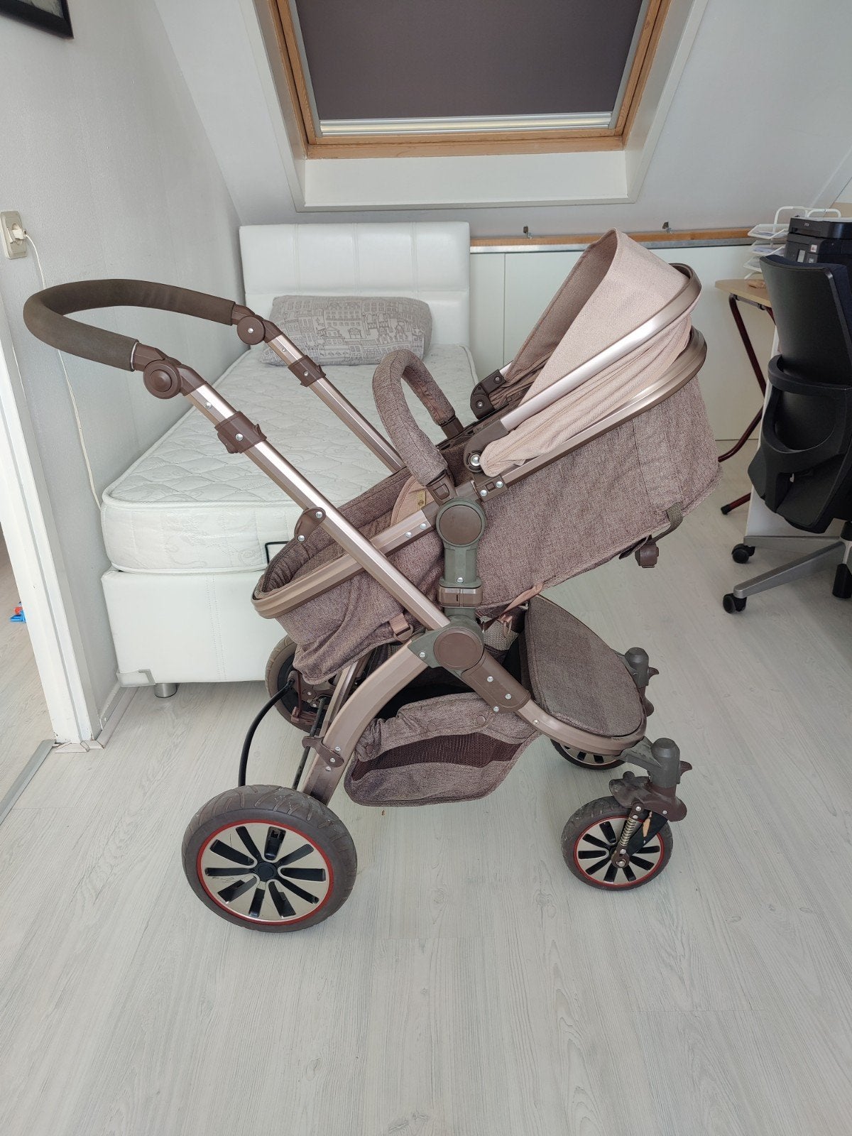 Complete Combiwagen met Autostoeltje en Reiswieg, Zo goed als nieuw, Combiwagen, Verstelbare duwstang, Ophalen