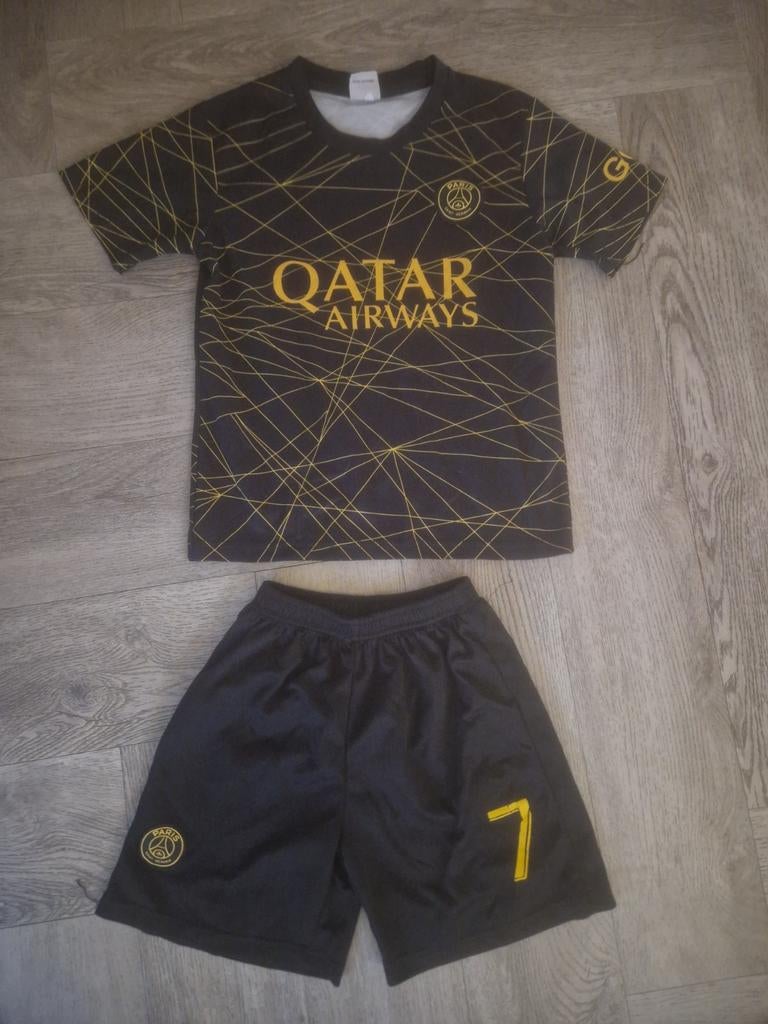 PSG Mbappé tenue maat 152, Gebruikt, Sport- of Zwemkleding, Ophalen of Verzenden, PSG