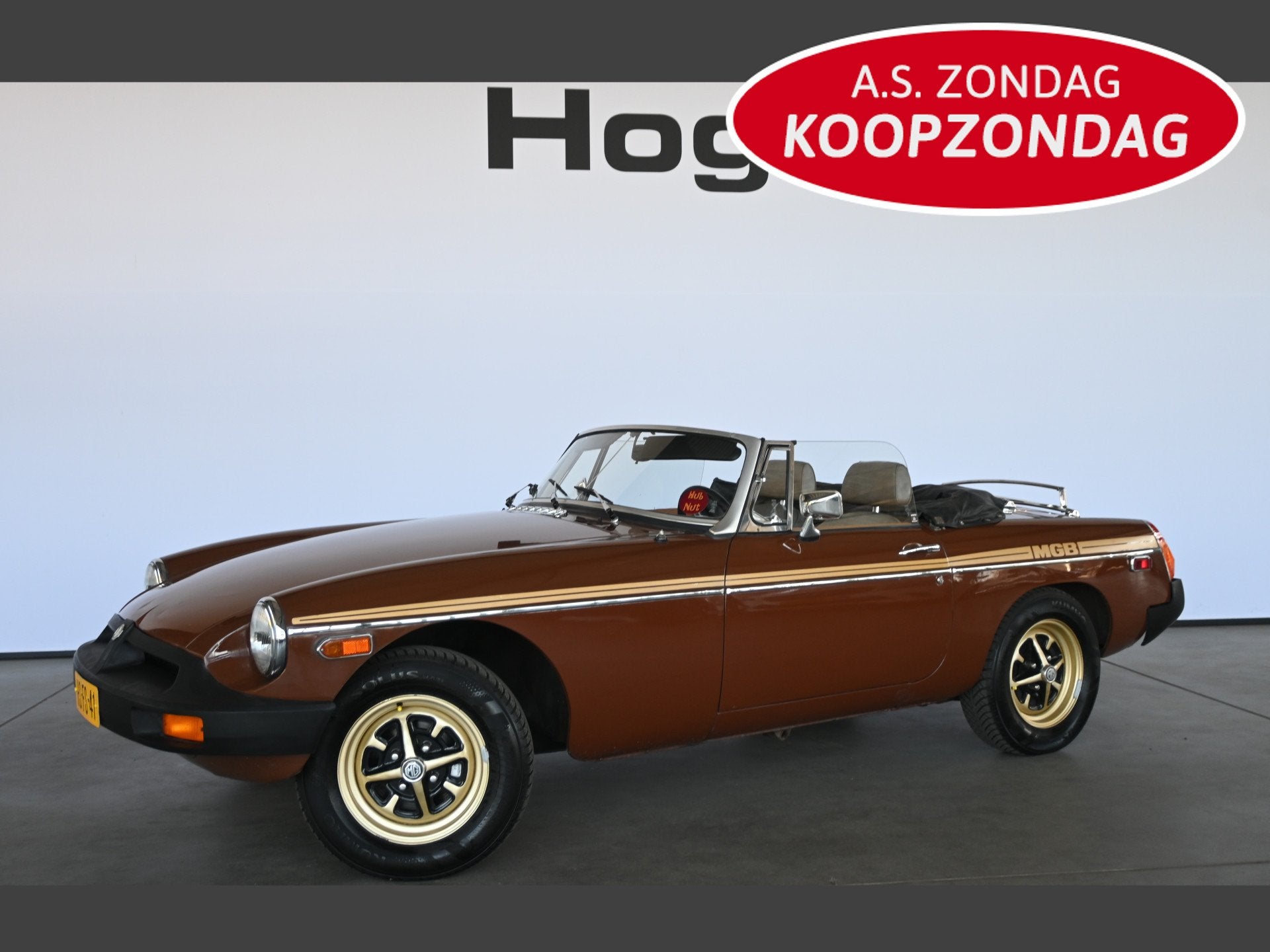MG B 1.8 Roadster Lichtmetaal Direct Leverbaar! APK tot 23-0, Auto's, Oldtimers, Open dak, Bedrijf, Handgeschakeld, Grijs
