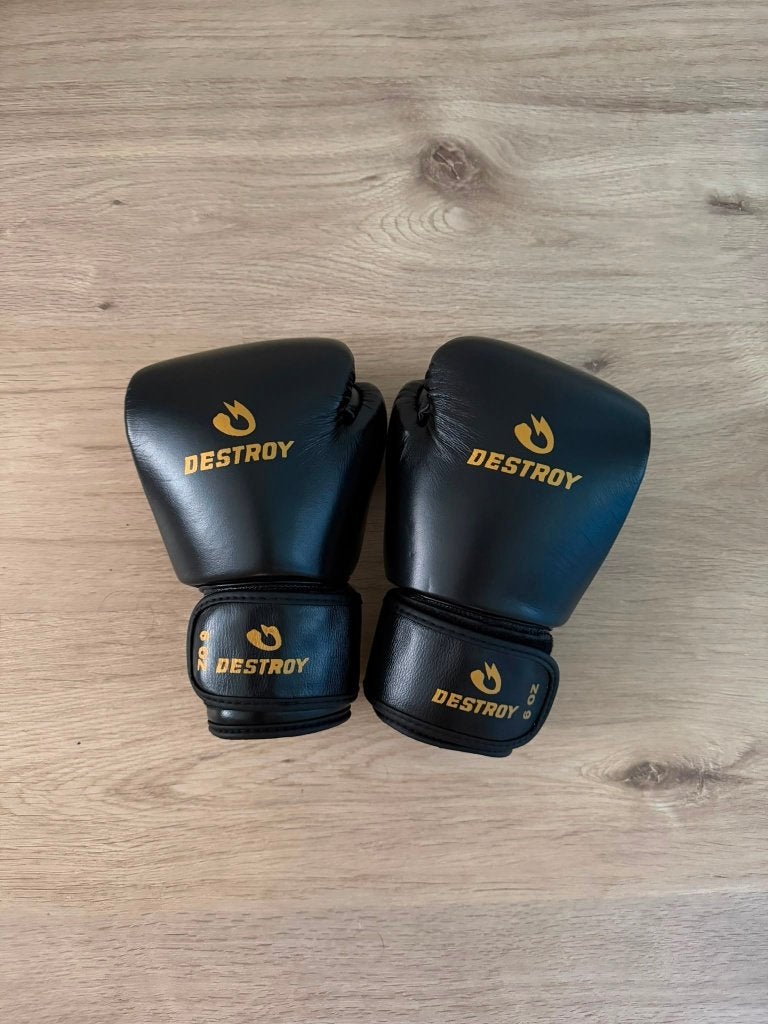 Bokshandschoenen plus beschermers, Ophalen, Zo goed als nieuw, Bokshandschoenen