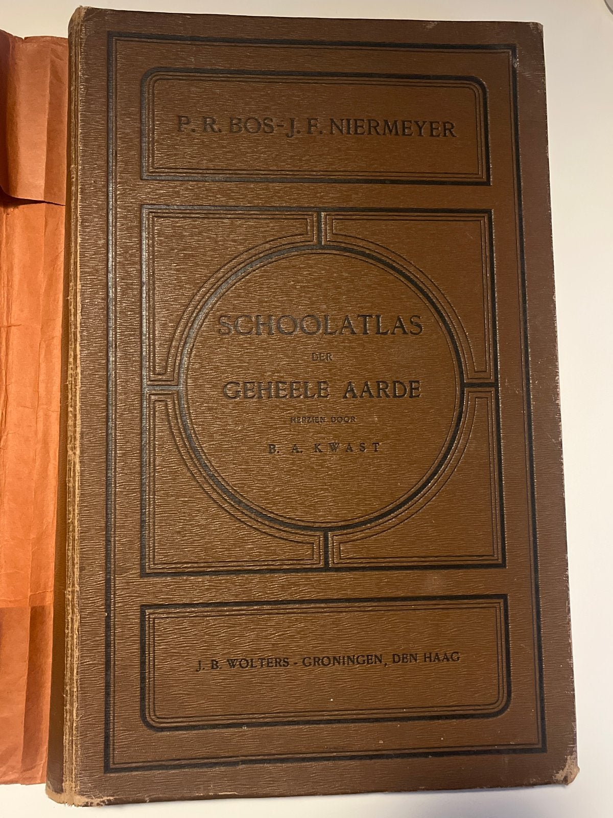 P.R. Bos-J.F. Niermeyer Schoolatlas der Geheele Aarde 1925, Boeken, Gelezen, Bosatlas, Ophalen of Verzenden, 1800 tot 2000