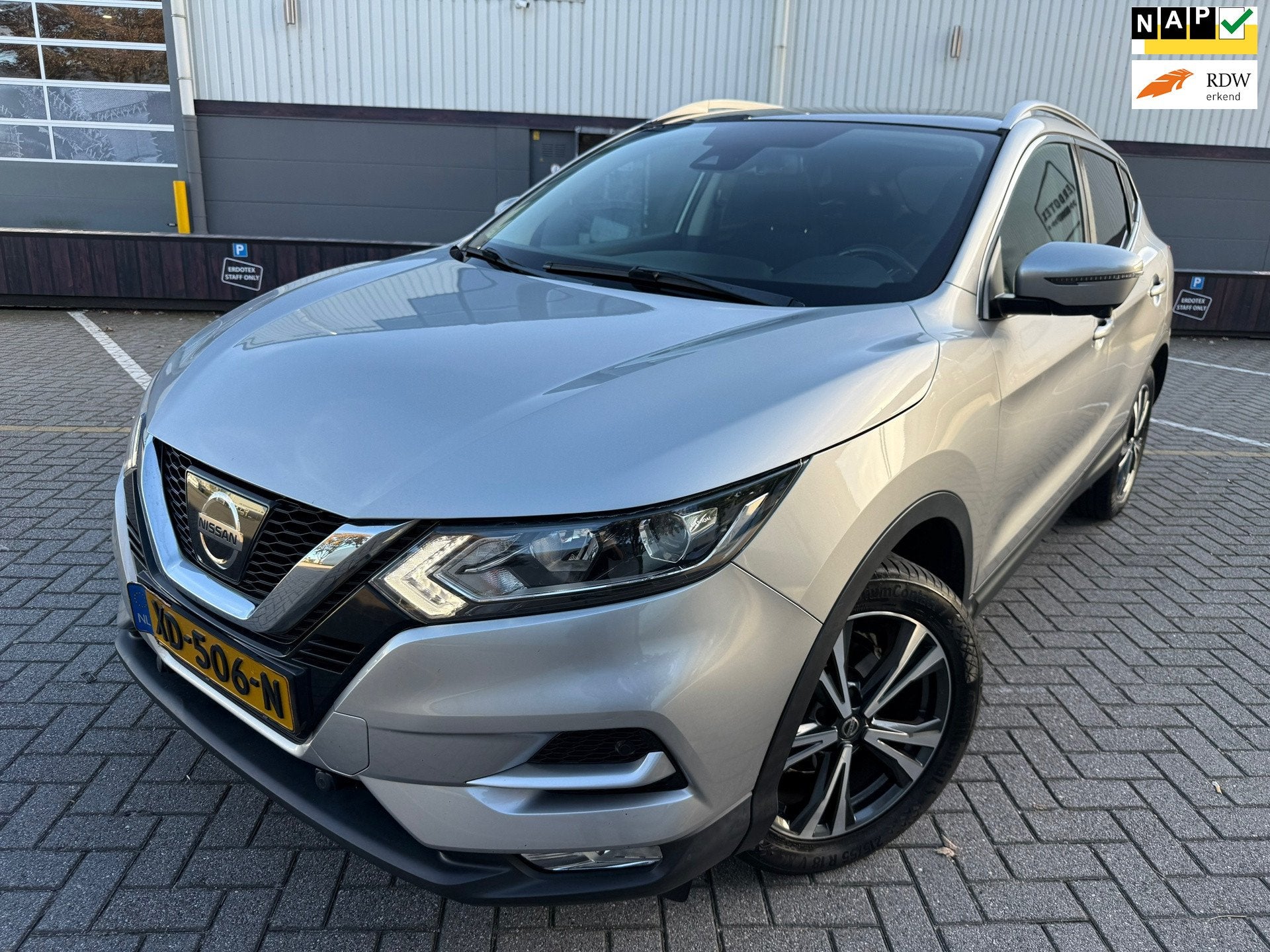 Nissan Qashqai 1.2 N-Connecta*CRUISE*NAVI*CAMERA*ELKT-RAAM*C, Voorwielaandrijving, 360° camera, Gebruikt, Euro 6