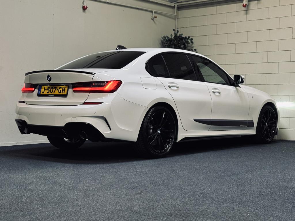 BMW 3 Serie 330i M-Sport | M-Performance | 19" | Carbon, Automaat, 1998 cc, Achterwielaandrijving, Gebruikt