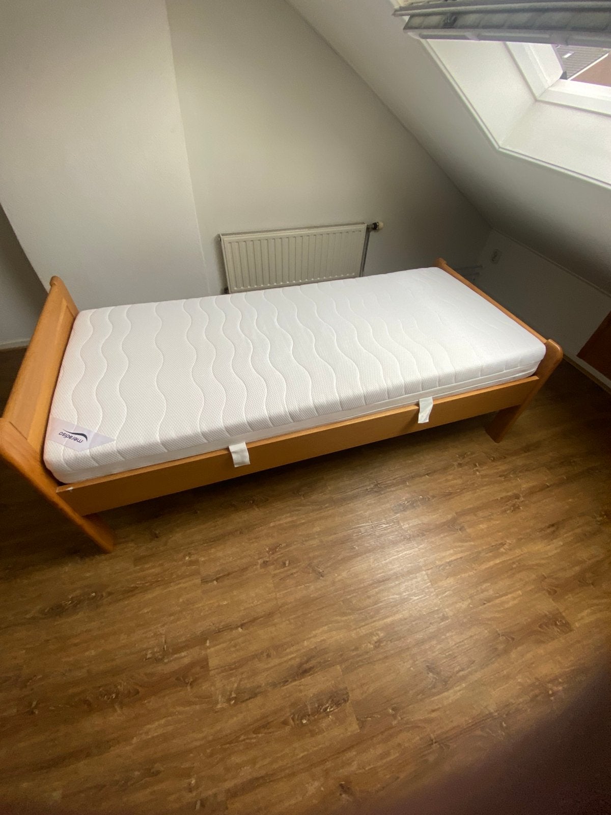 Te koop senioren bed met zgoh matras, Ophalen, 90 cm, Zo goed als nieuw, 200 cm