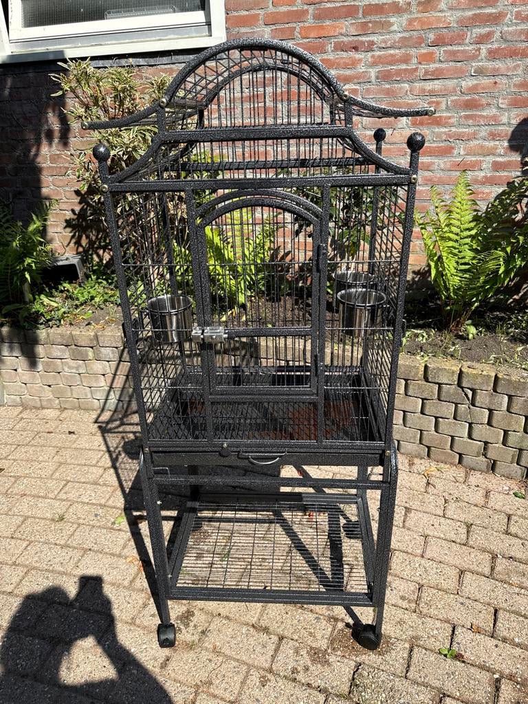 Papegaaienkooi in nette staat, Ophalen, Zo goed als nieuw, Metaal, Vogelkooi