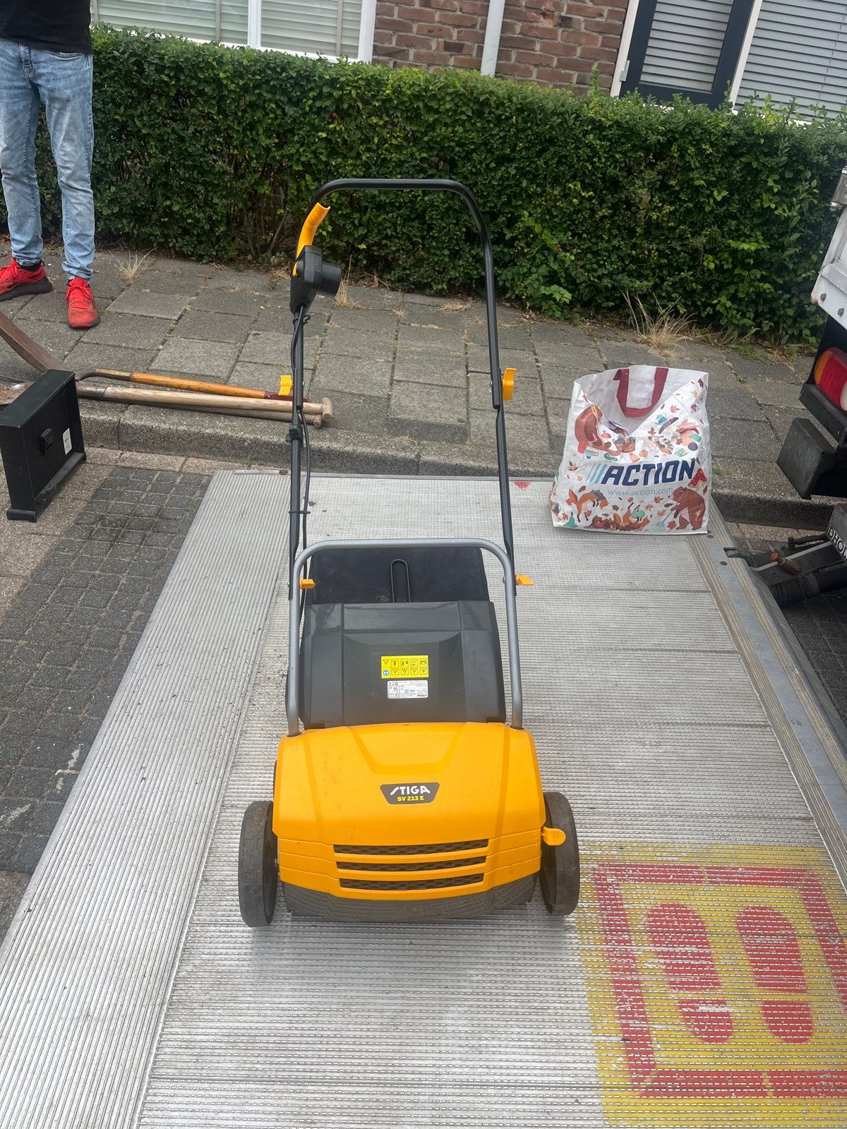 Stiga SV 213 E elektrische verticuteermachine, Cirkelmaaier, Elektrische grasmaaier, Ophalen of Verzenden, Zo goed als nieuw