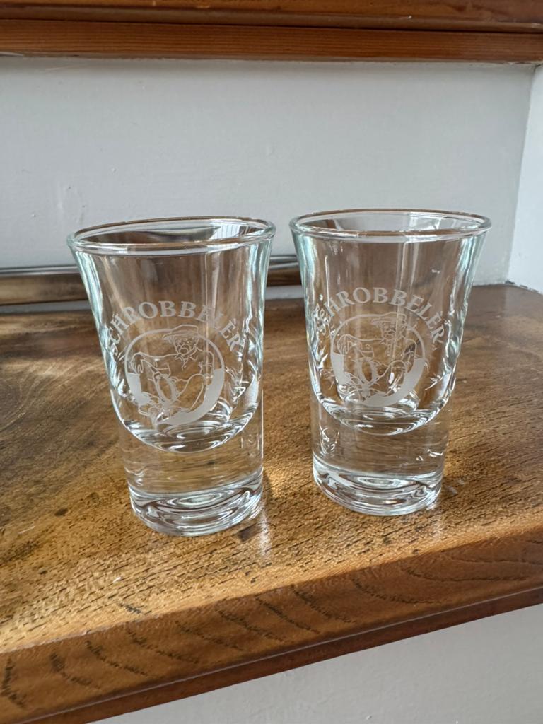 2x Schrobbelèr shotglas, Verzamelen, Ophalen of Verzenden, Zo goed als nieuw, Borrel- of Shotglas