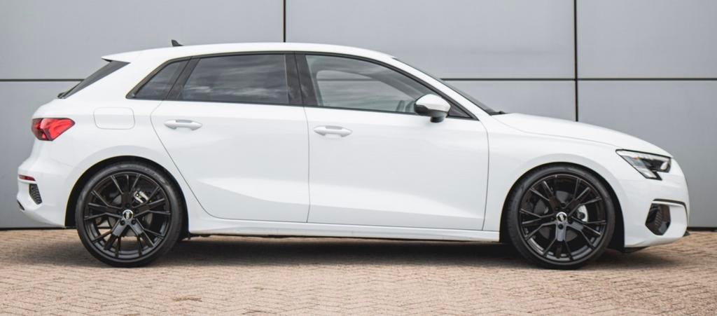 Audi A3 30 Tfsi 110pk S-tronic 2022 Wit, Auto's, Stof, Wit, Origineel Nederlands, Bedrijf