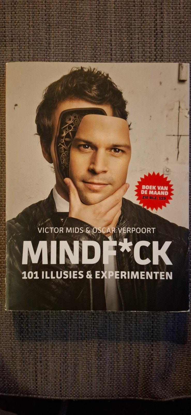 Mindf*ck: 101 Illusies & Experimenten - Victor Mids, Ophalen of Verzenden, Gelezen, Overige onderwerpen, Victor Mids & Oscar Verpoort