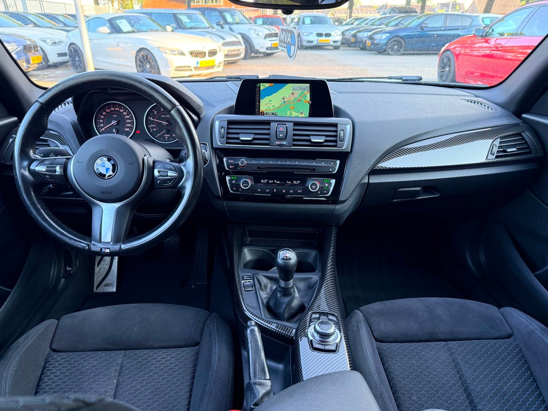 BMW 1-serie 116i M Sport|Maxton Design|Navigatie|Led|18 inch, 1-Serie, Achterwielaandrijving, Alcantara, Wit