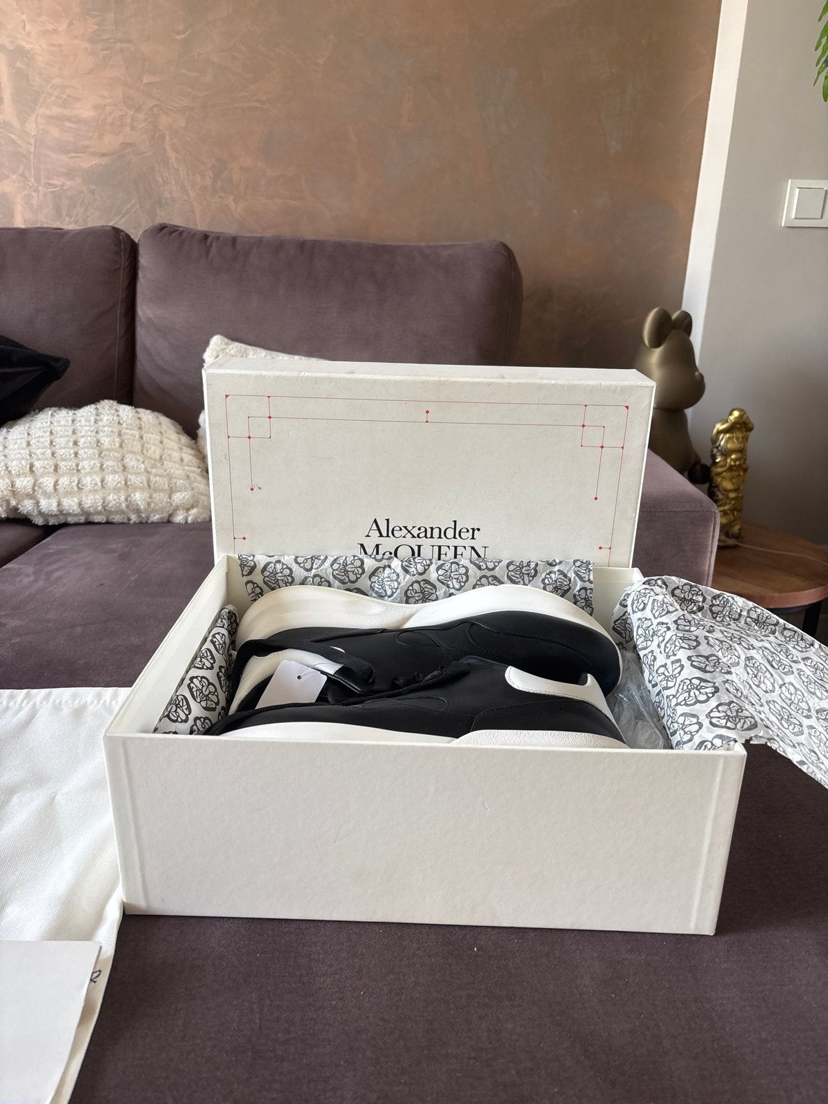 Alexander McQueen Sneakers - Zwart/Wit - Maat 43, Kleding | Heren, Zwart, Nieuw, Ophalen of Verzenden, Sneakers of Gympen