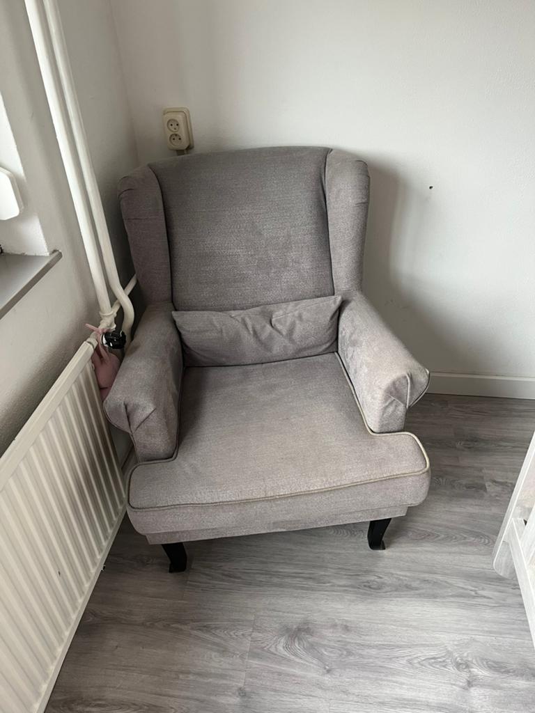 Mooie grijze stoel, Ophalen, Eenpersoons, 75 tot 100 cm, Zo goed als nieuw
