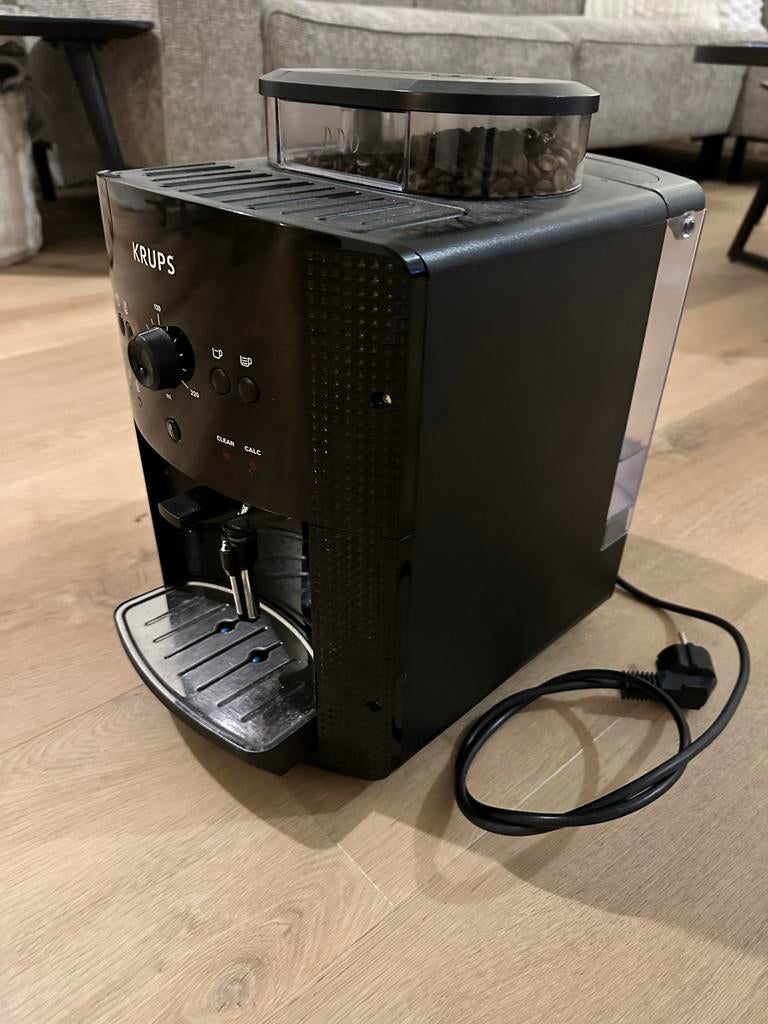 Krups EA8108 Koffiemachine - Volautomatisch Espresso Apparaa, Ophalen, Afneembaar waterreservoir, Gebruikt, Koffiemachine