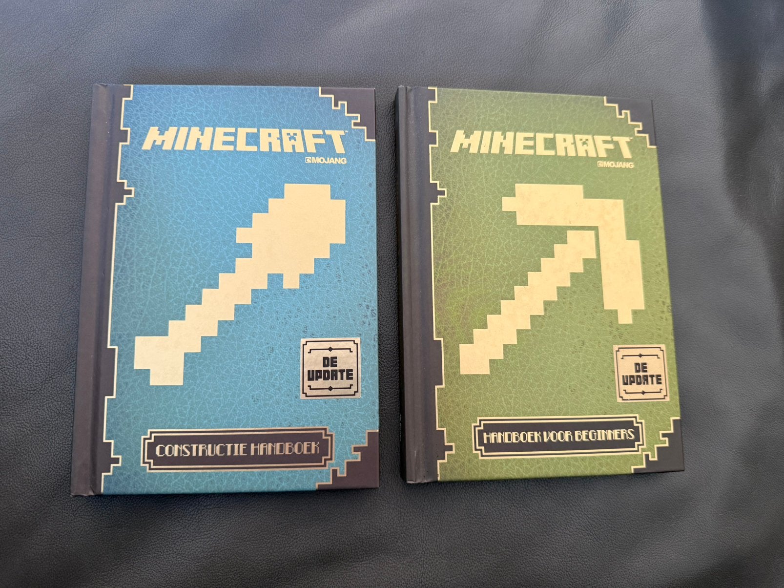 Minecraft Handboeken – Constructie & Beginners, Ophalen of Verzenden, Zo goed als nieuw
