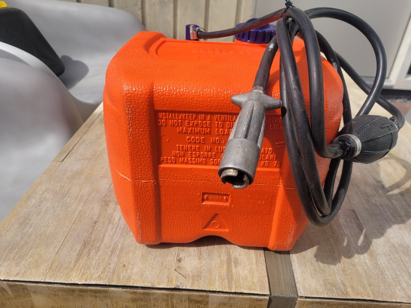 Benzinetank Met oude mercury aansluiting
Goede slang En knij, Ophalen of Verzenden, Gebruikt, Motor en Techniek