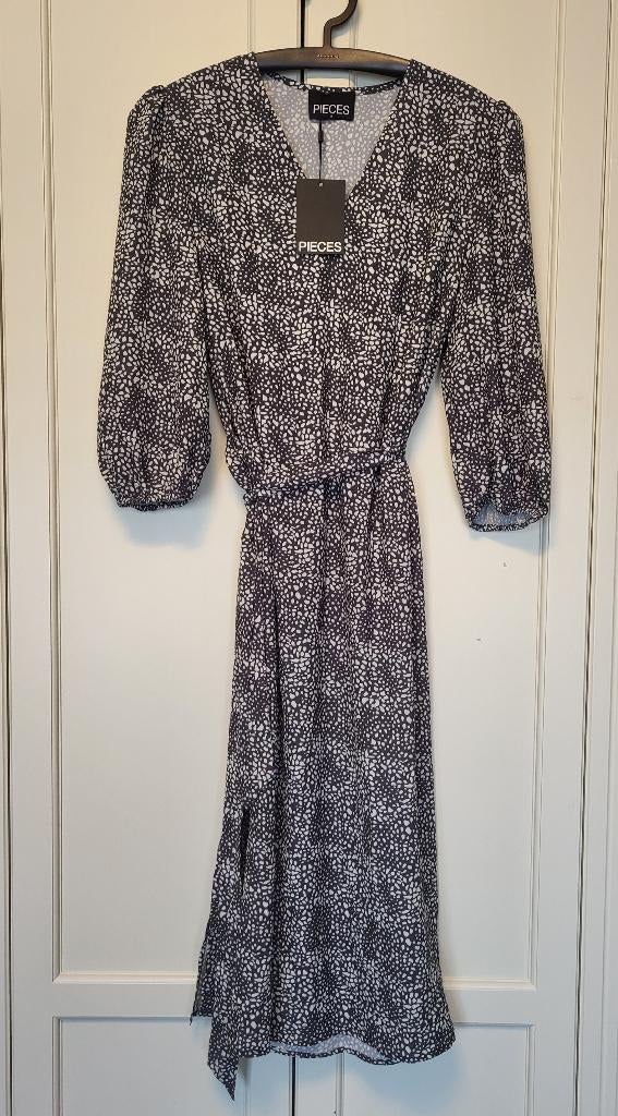 Nieuw! Pieces jurk, dark olive, wit, maat M, Maat 38/40 (M), Overige kleuren, Nieuw, Ophalen of Verzenden