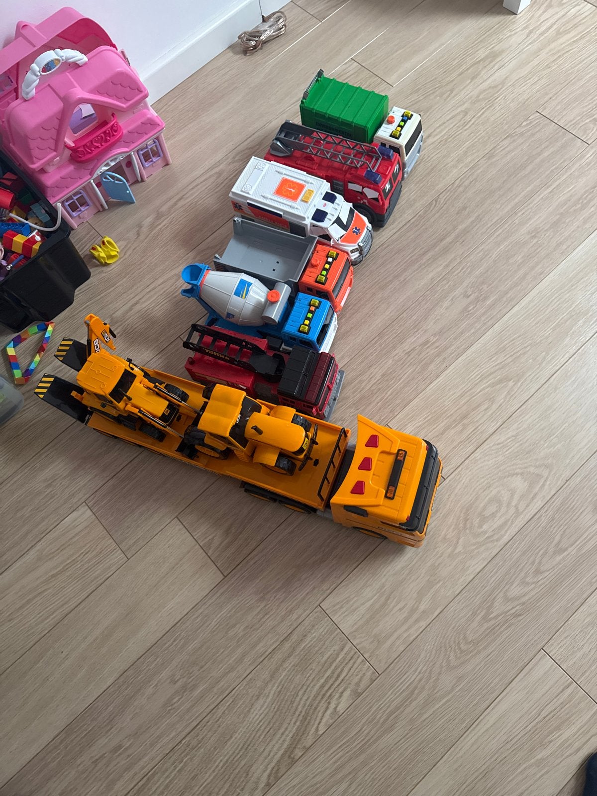 Grote set speelgoedvoertuigen: vrachtwagens en auto's, Ophalen of Verzenden, Gebruikt
