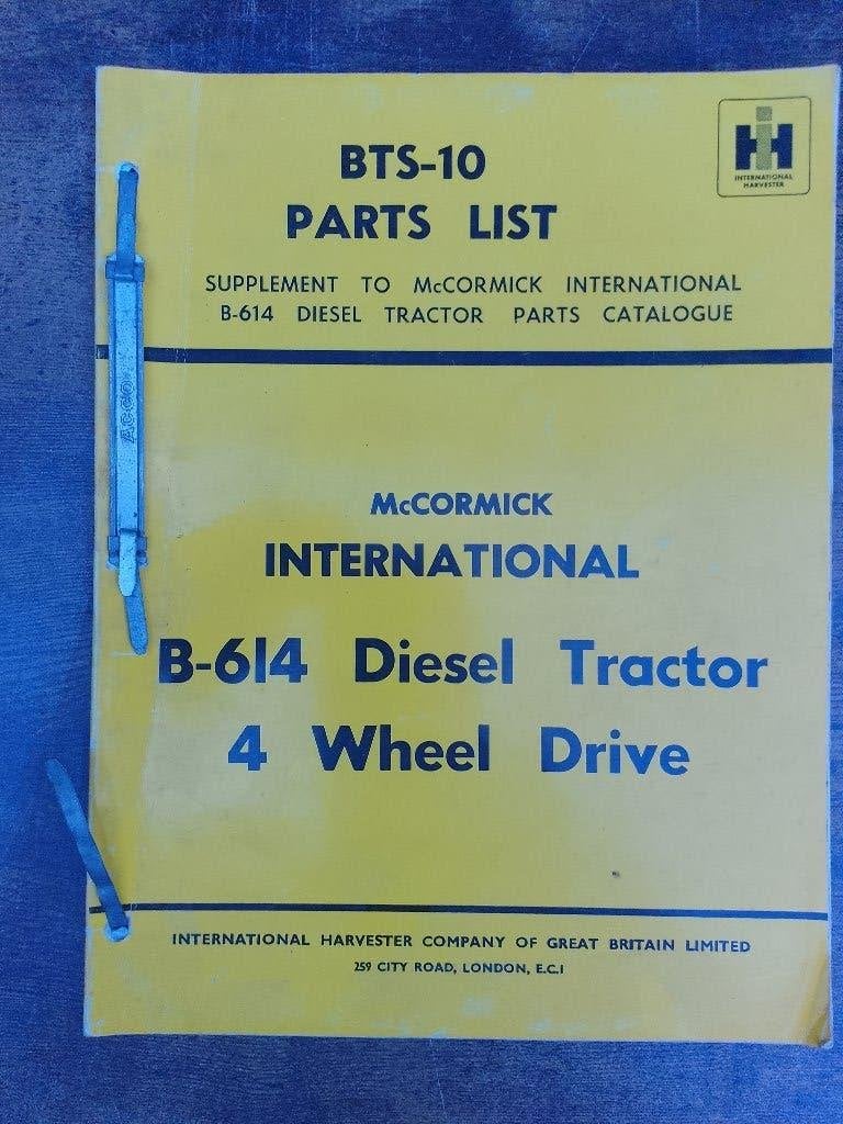 Mc cormick International B614 tractor onderdelen 4 x 4, Ophalen of Verzenden, Gelezen, Tractor en Landbouw