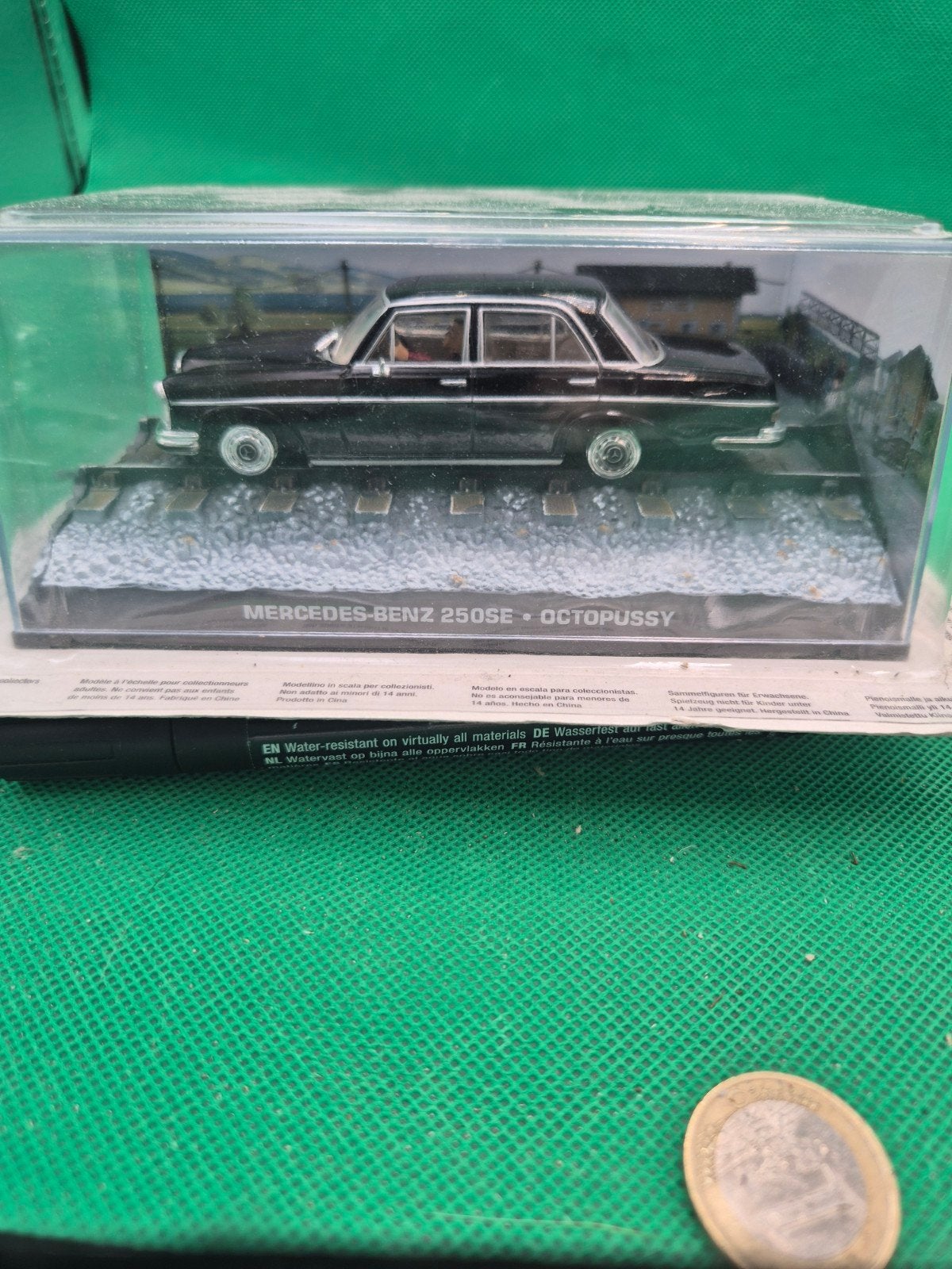 411 Mercedes benz 250se 1/43 007, Ophalen of Verzenden, Zo goed als nieuw, Auto, Overige merken