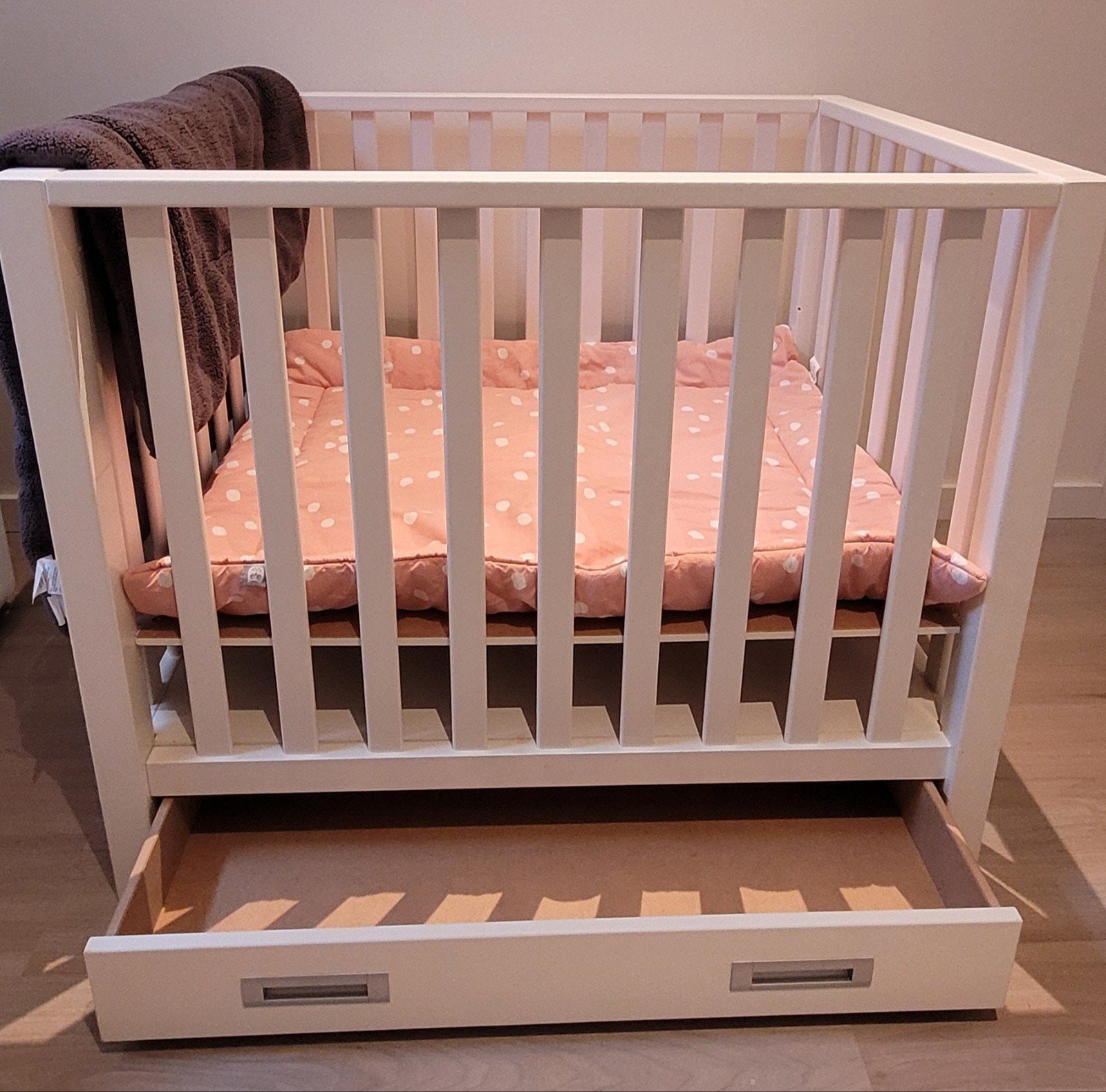 Box 'Lieke' met lade en 2 box kleden, Kinderen en Baby's, Boxen, Ophalen, Gebruikt, Vierkant, In hoogte verstelbaar