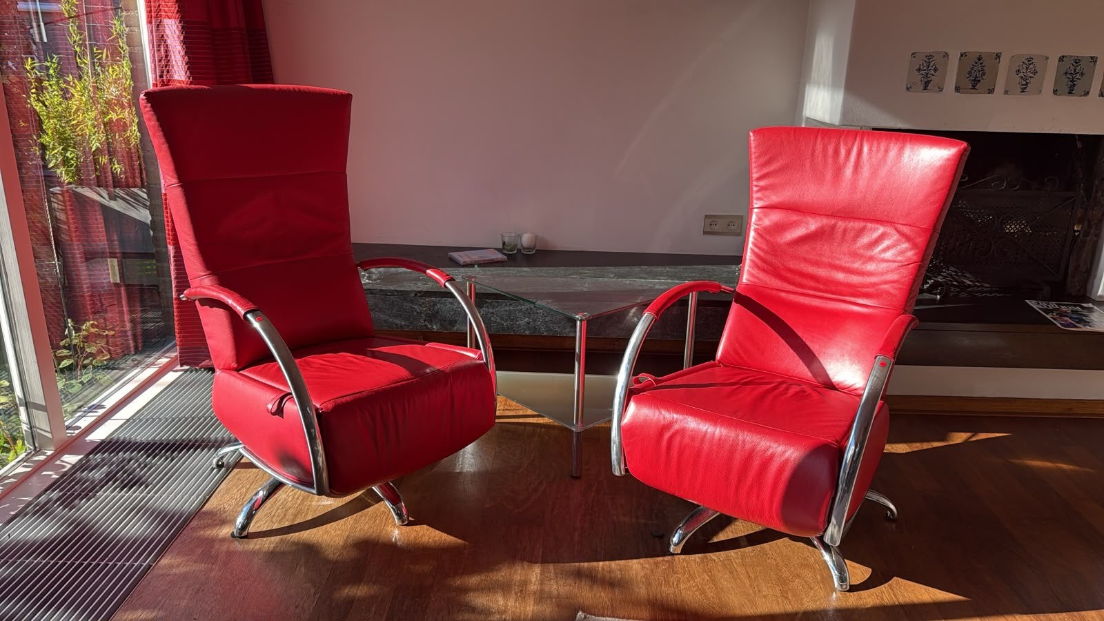Gratis twee rood leren prominent relax stoelen, Huis en Inrichting, Ophalen, Gebruikt, Minder dan 75 cm, 50 tot 75 cm