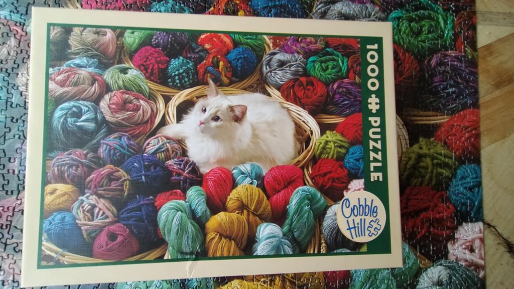 Cobble Hill fur ball, Ophalen of Verzenden