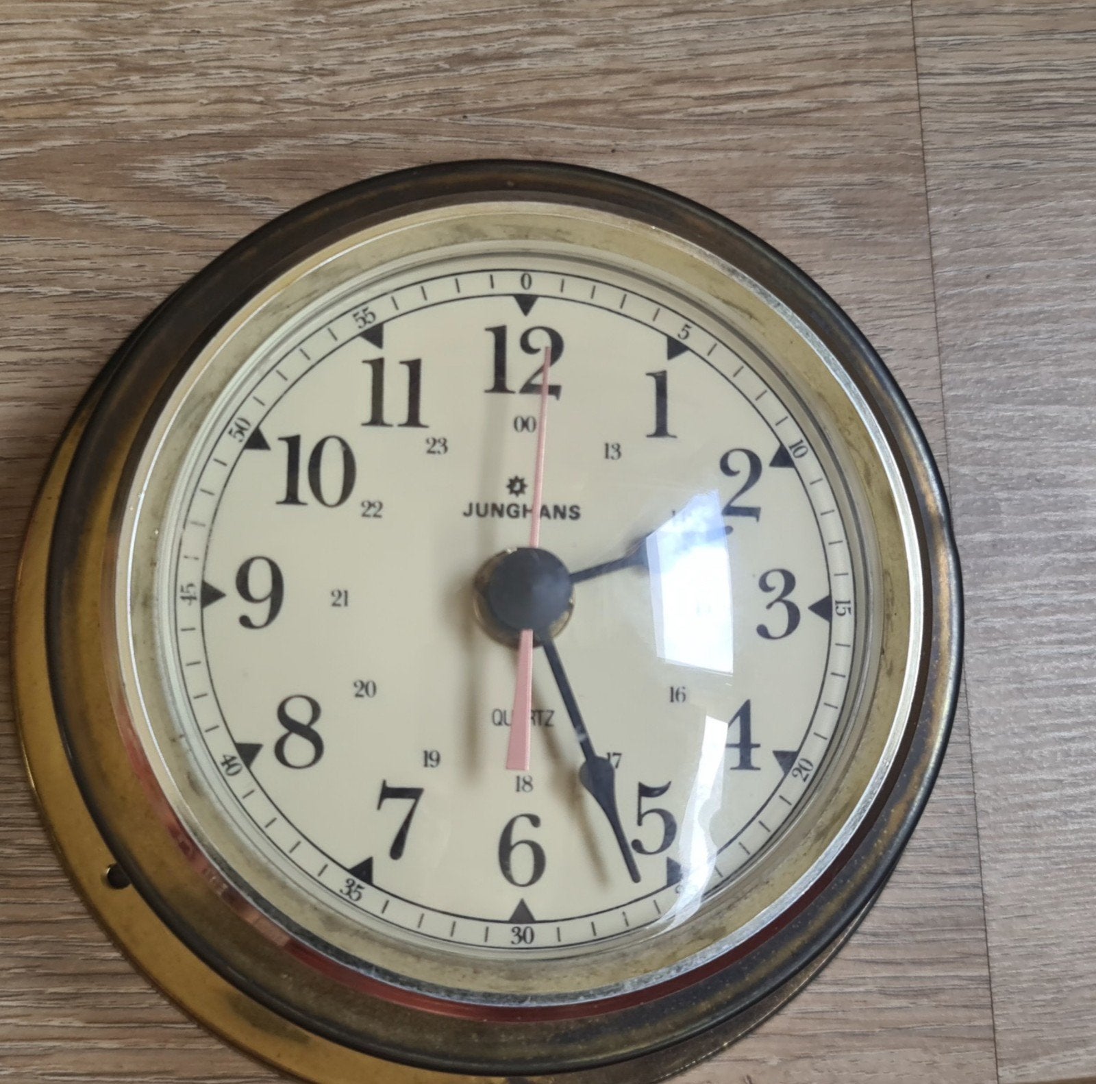 Junghans Quartz Klok - Messing - Made in Germany, Antiek en Kunst, Ophalen of Verzenden