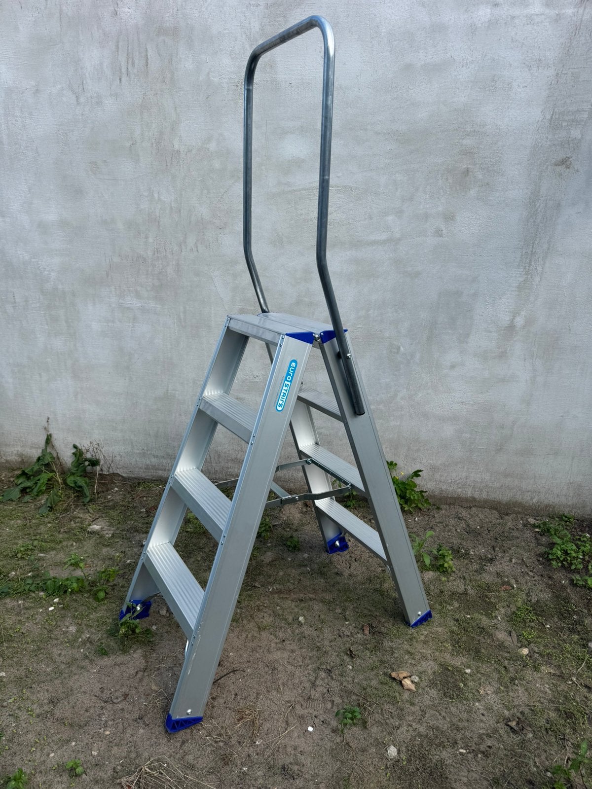 Trap – 2 x 4 treden, Ophalen, Zo goed als nieuw, Minder dan 2 meter