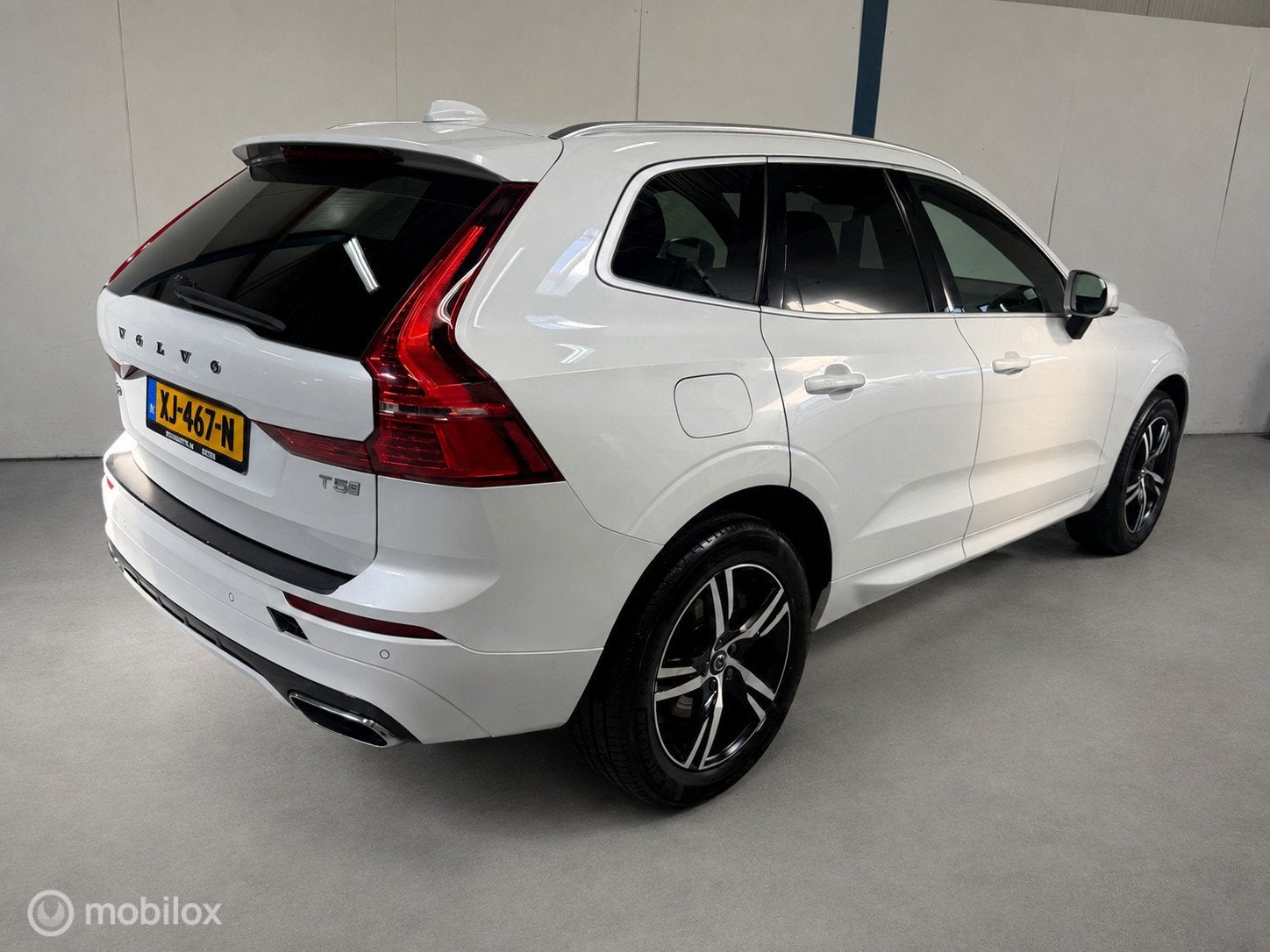 Volvo XC60 2.0 T5 R-Design NL-AUTO / DEALER HISTORIE, Auto's, Gebruikt, Euro 6, 4 cilinders, 1969 cc