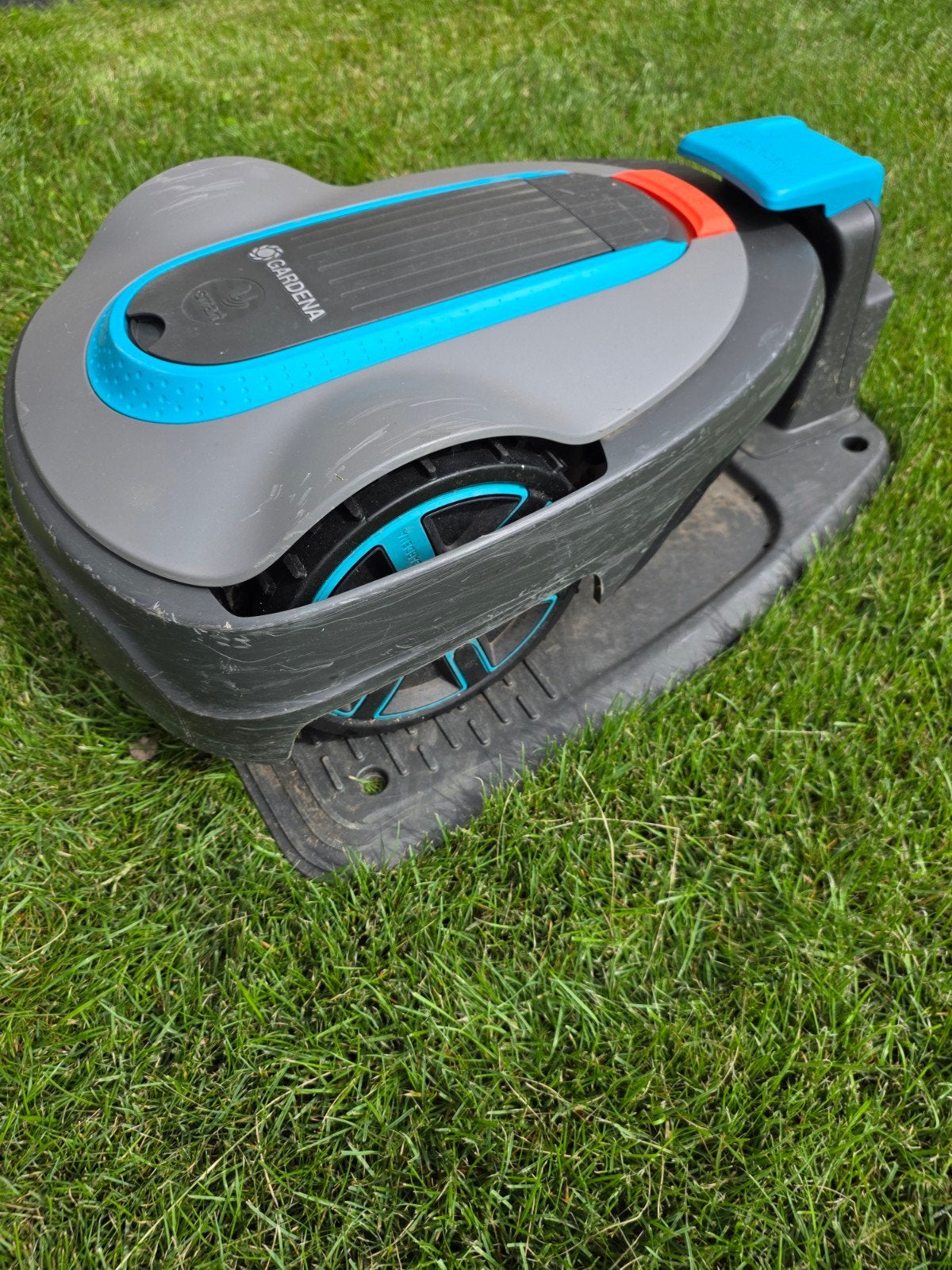 Gardena Sileno 500 robotmaaier, 5 jaar gebruikt, prima staat, Ophalen, Gebruikt, Gardena, Bestuurbaar via app